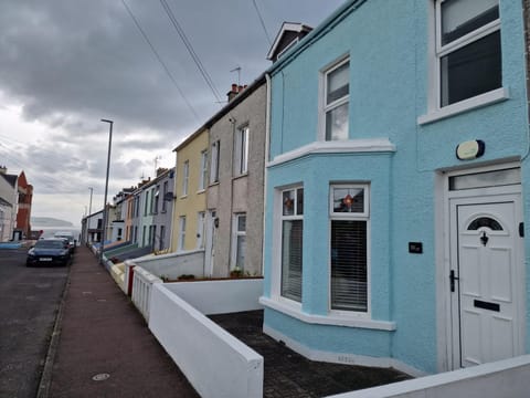 Property building, Neighbourhood, Sea view