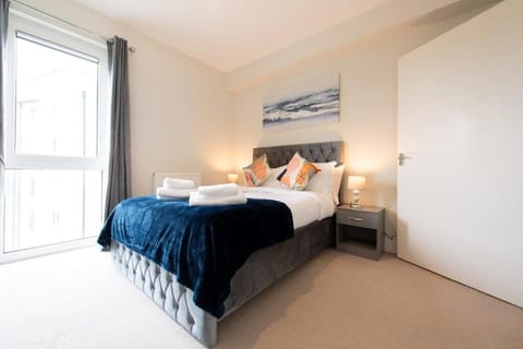 Fantastic 1 Bed Apartment in Crawley Condo in Crawley