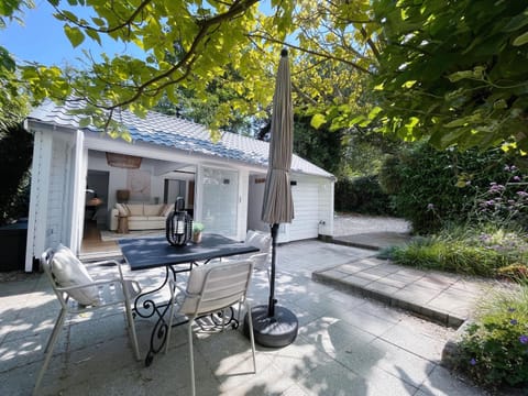 Property building, Balcony/Terrace, Garden view