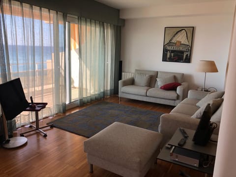 Apartamento en 1ª linea de mar con excepcionales vistas a la bahia en Sant Antoni de Calonge Apartment in Sant Antoni de Calonge