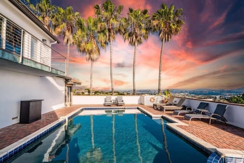 California Dreamin Your Ocean-View Sanctuary House in Pacific Beach