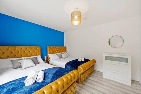 Sleeps 5 - Large Garden - Wifi Apartment in Gravesend