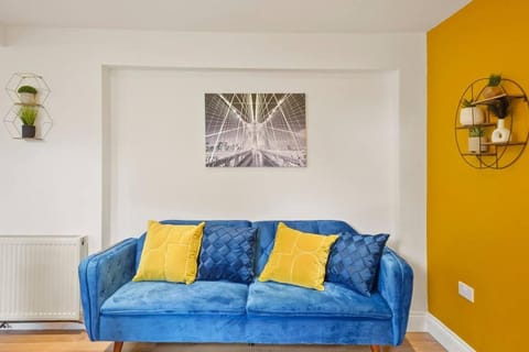 Sleeps 5 - Large Garden - Wifi Apartment in Gravesend