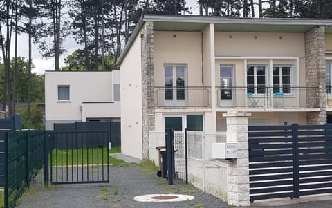 La Patalisse, maison type 3 et jardin House in Joué-lès-Tours