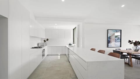 #8 The Ash Apartments Close To Beach Accom Holidays House in Terrigal