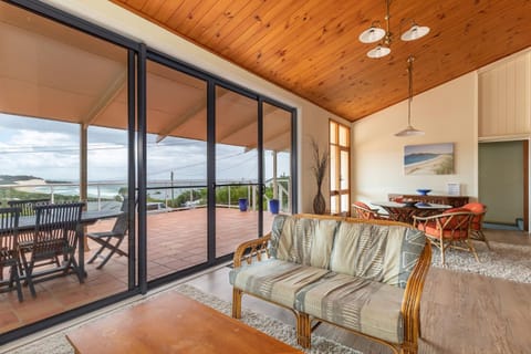 95 Underwood Road One Mile Beach Family Holiday Home House in Forster