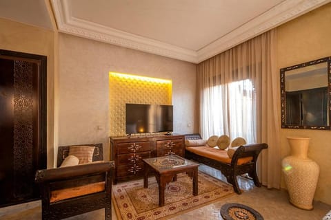 Charmante Villa Azao, jusqu'à 6 chambres, avec piscine et Jacuzzi privés, en résidence fermée Villa in Marrakesh