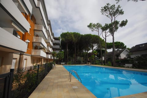 Property building, Pool view, Swimming pool