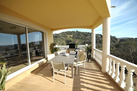 Patio, Dining area