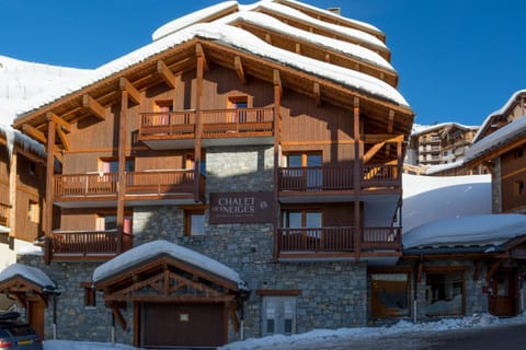 Facade/entrance, Winter