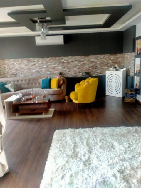 كورنيش النيل المعادي بجوار ابراج الشرطه Apartment in Cairo Governorate