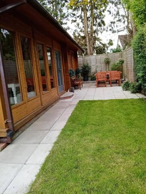 tranquil log cabin Appartement in Shepton Mallet