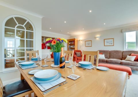 Flat 20 Clifton Court Apartment in Croyde