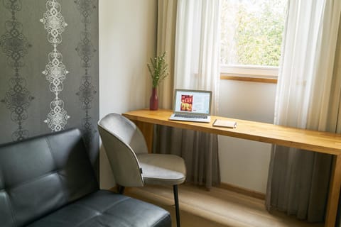 Living room, Seating area, hair dresser