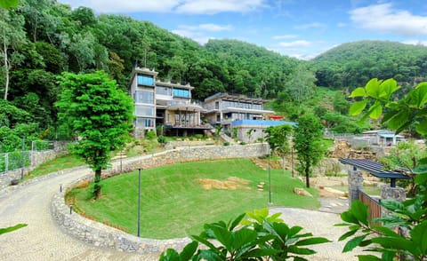 Property building, Day, Natural landscape, Mountain view