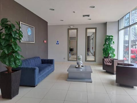 ESMERALDA SUITE CON VISTA CIUDAD/PISCINA/GYM/PARQUEO Apartment in Guayaquil