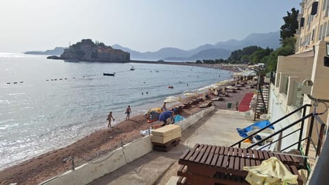 Montesan Luxury Apartment Beach Front DOO Plava Vila Apartment hotel in Sveti Stefan