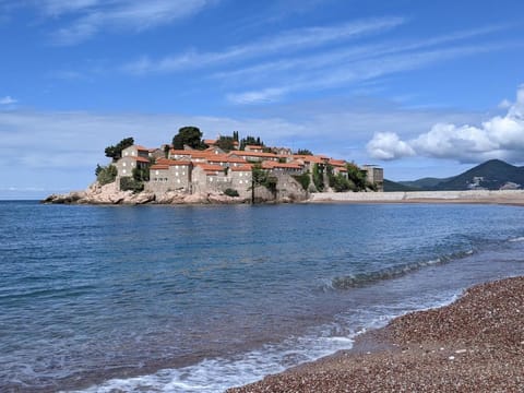 Nearby landmark, Natural landscape, Beach, Landmark view, Mountain view, Sea view