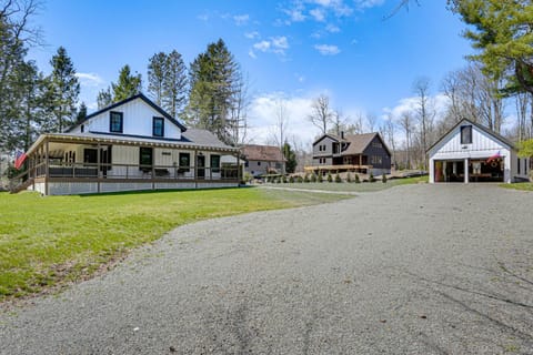 Poconos Vacation Rental Near Lake Wallenpaupack! House in Pocono Mountains