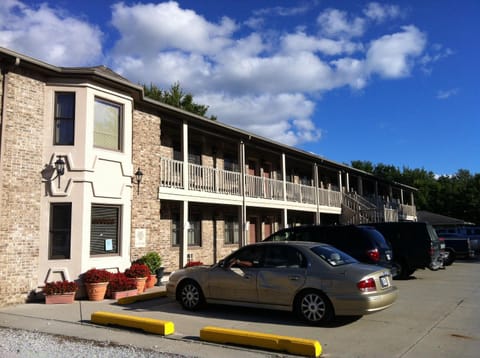 East Street Inn & Suites Motel in Tipton