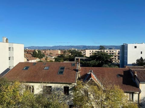 Bel appartement idéalement situé Apartment in Valence