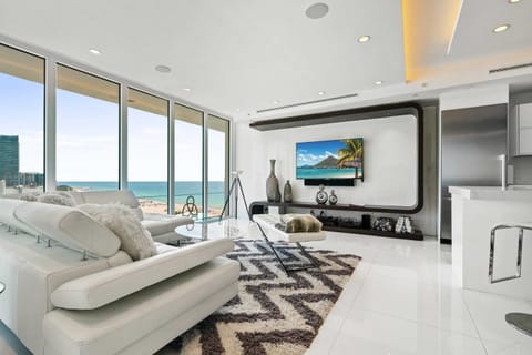 TV and multimedia, Living room, Seating area, Sea view