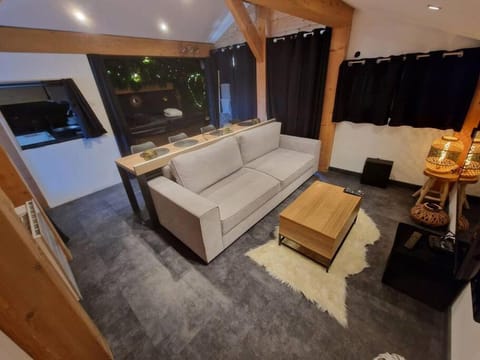 Cocon tout confort spa privatif Apartment in Haute-Savoie