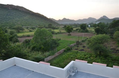 The Royale Country Retreat Bed and Breakfast in Gujarat