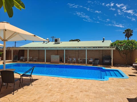 BBQ facilities, Swimming pool