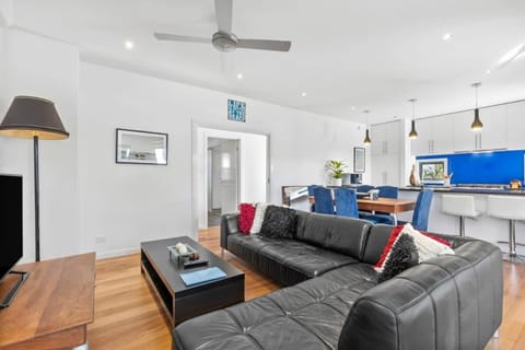 Sunset Days Family Holiday House 200m to Shops Maison in Ocean Grove