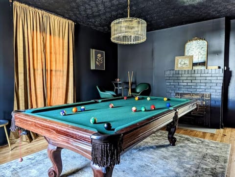 The MillHouse -Pool Table, 6 Minutes to Downtown House in Greenville