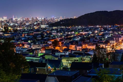 札幌西野夢幻夜景附庭院 Sapporo Night View House Vacation rental in Sapporo