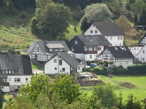 Neighbourhood, Natural landscape