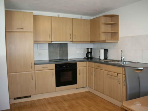 Kitchen or kitchenette, pet friendly, stove