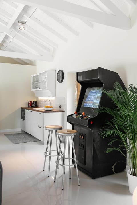 Game Room, Living room, Decorative detail, Guests, oven