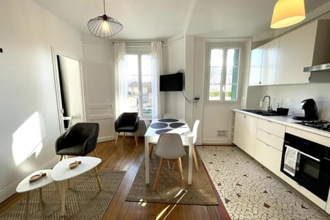 Suites Rive Gauche - Fontainebleau - Chez Sébastien Condo in Fontainebleau