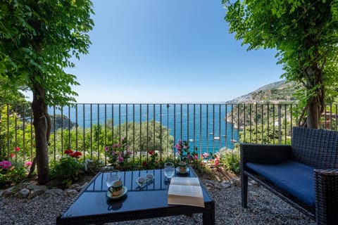 Patio, Natural landscape, View (from property/room), Balcony/Terrace, Sea view