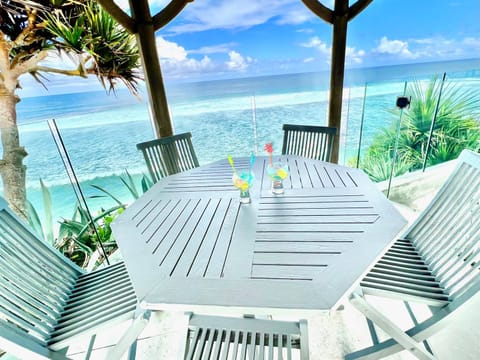 Seating area, Dining area, Sea view