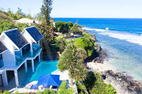 Property building, Sea view, Swimming pool