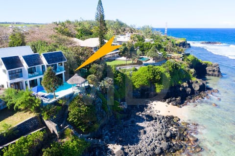 Property building, Bird's eye view, Beach