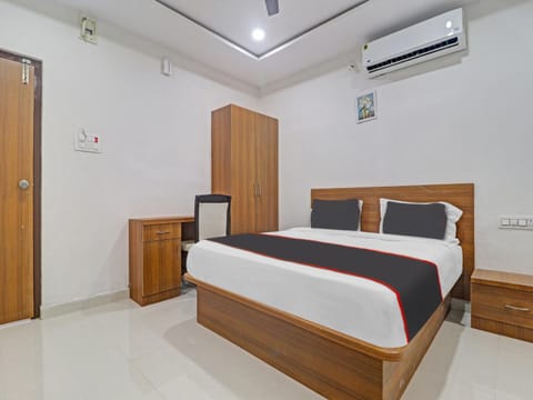 OYO Flagship S GRAND LODGE Hotel in Hyderabad