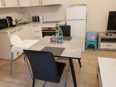 Dining area, minibar, pet friendly, stove, toaster