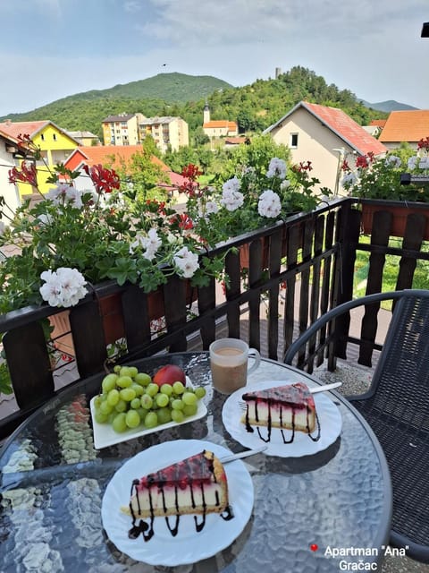 Natural landscape, View (from property/room), Balcony/Terrace, Food