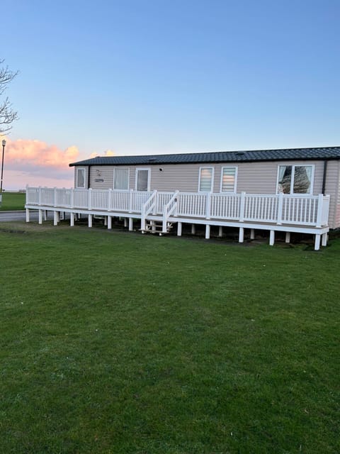 Sea view luxury caravan Campground/ 
RV Resort in Primrose Valley