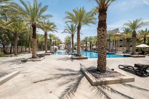 Pool view, Swimming pool, sunbed