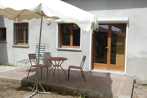 Patio, Dining area