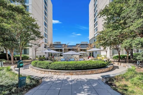 Modern Condo at Crystal City with pool Condominio in Crystal City