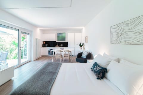 TV and multimedia, Dining area, Bedroom