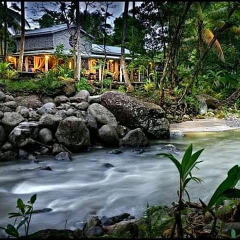 Citrus Creek Plantation Nature lodge in Dominica