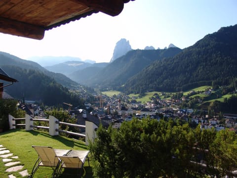 Garden, Mountain view